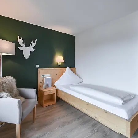 מלון Hartungs Hoteldorf