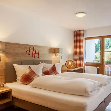 Hartungs Hoteldorf מלון 3*