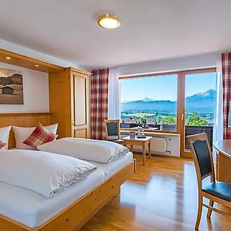 Hartungs Hoteldorf 3*