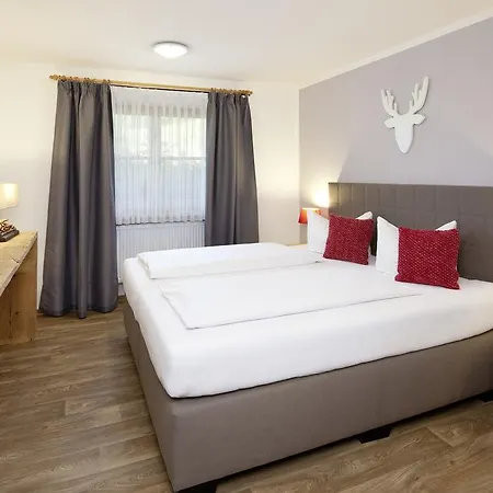 Отель Hartungs Hoteldorf 3*