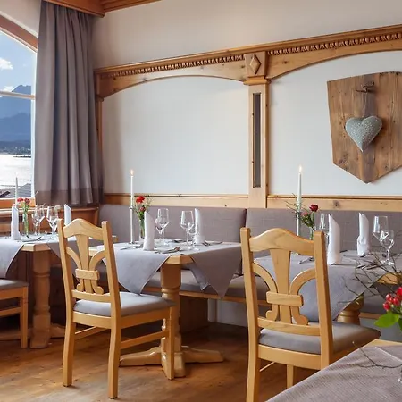 Hartungs Hoteldorf Отель 3*