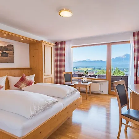 Hartungs Hoteldorf Отель 3*